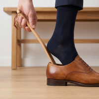 Ergonomischer Schuhlöffel aus geölter Buche, 37 cm